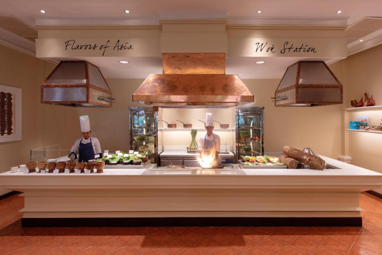 Sofitel Angkor Phokeethra Golf & Spa Resort Siem Reap Exterior photo