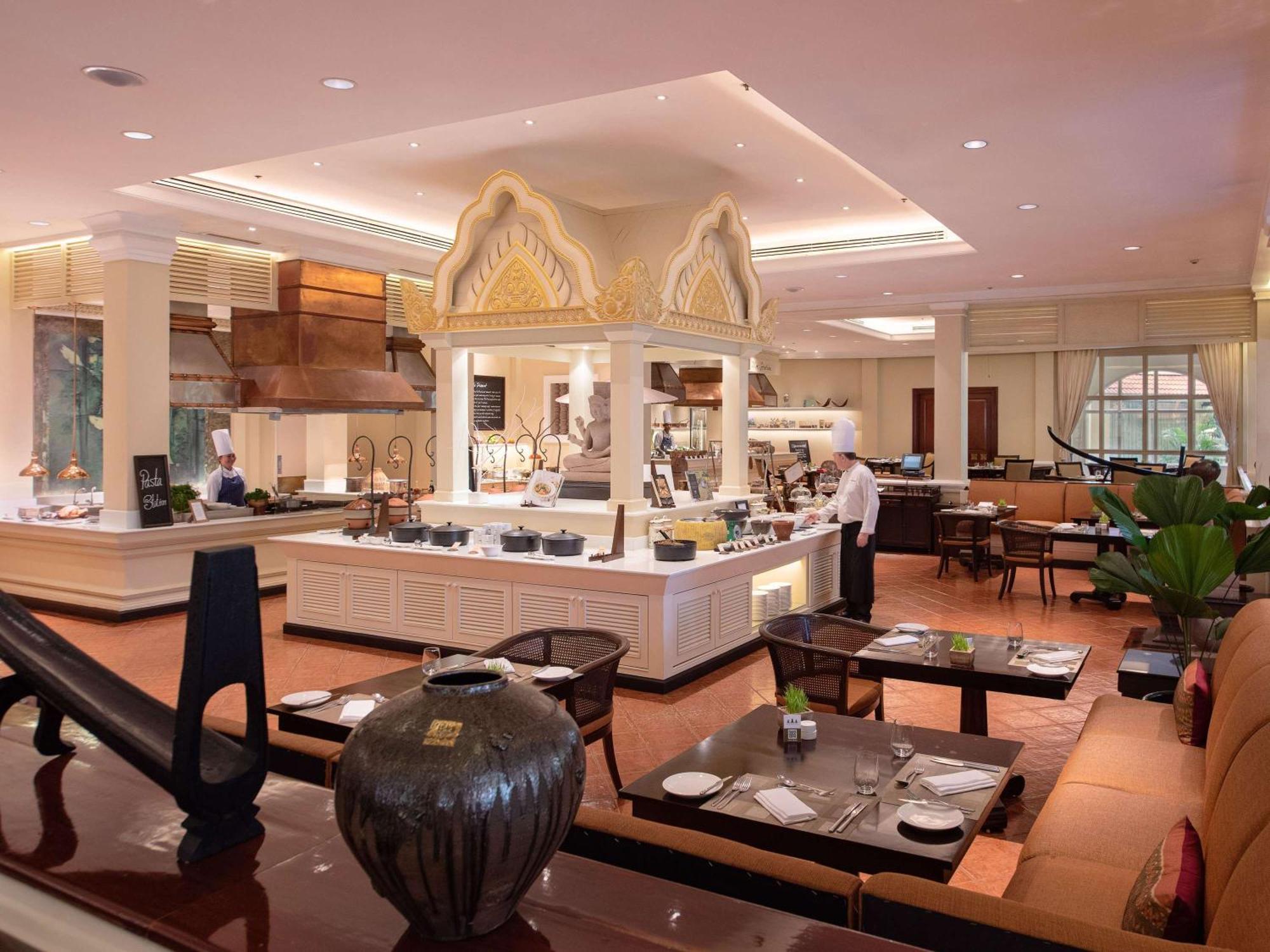 Sofitel Angkor Phokeethra Golf & Spa Resort Siem Reap Exterior photo