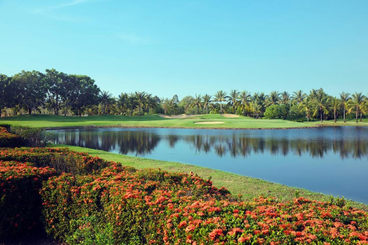 Sofitel Angkor Phokeethra Golf & Spa Resort Siem Reap Exterior photo